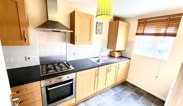 Lakeside Stylish 3 Bedroom House