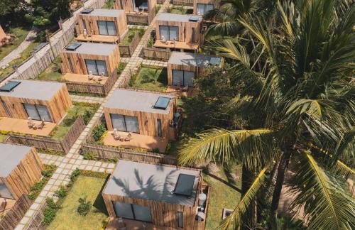 LalaGalu - Beachfront EcoCabins