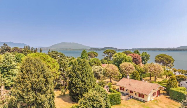 Large lakeside villa