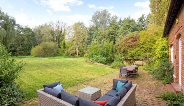 Large, stylish, light-filled House, Hook