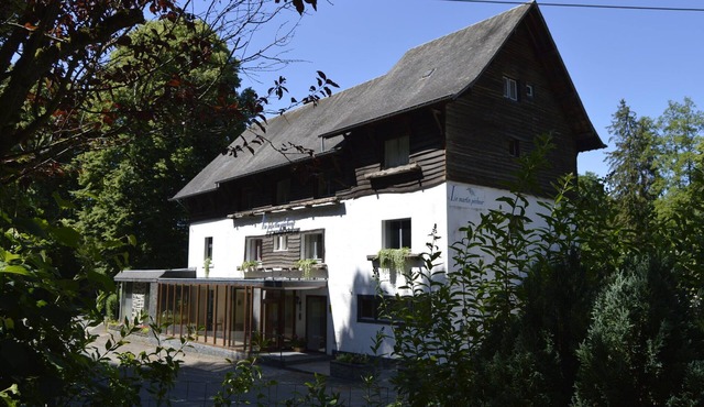 Lavish Holiday Home in Fauvillers with Garden