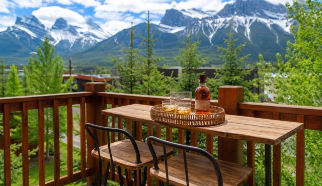 Lavish Mountain View Condo - Amazing Views & Resort Perks!