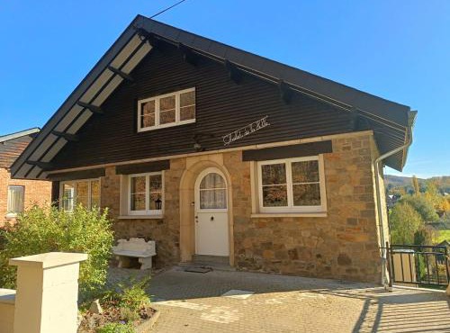 Le Chalet de la Hulle Maison privee avec sauna, jacuzzi et bar