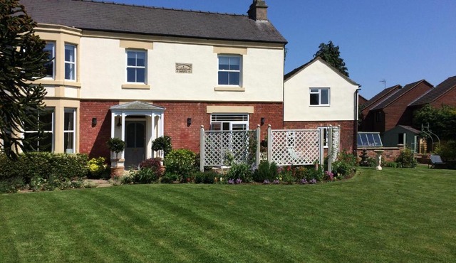 Leadenham Cottage
