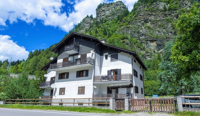 Leonardi Terrace by Interhome