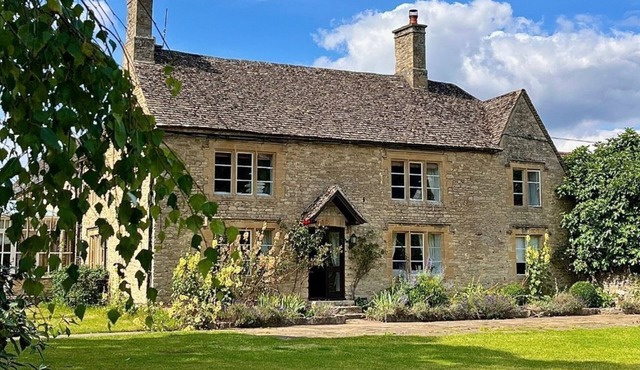 Listed Farmhouse on the edge of the Cotswolds