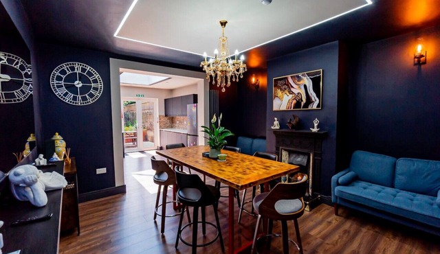 London Heathrow Home-A Brand new 6 bed house