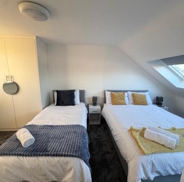 London Heathrow Uxbridge Escape