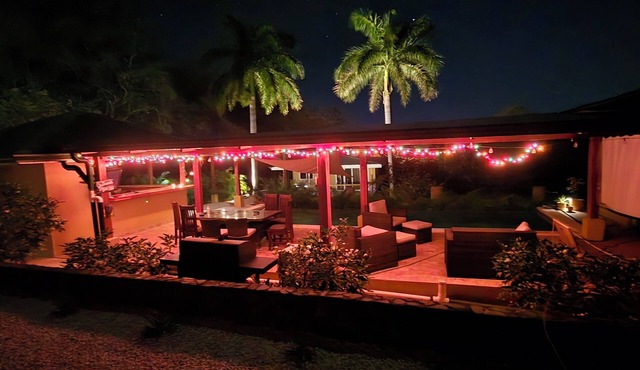 Lovely ,1 Bedroom house , Sunset view from pool, Monkeys ! 20 mins to Tamarindo