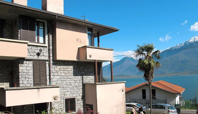 Lovely apartment for 6 guests with hot tub, WIFI, TV, patio and pets allowed