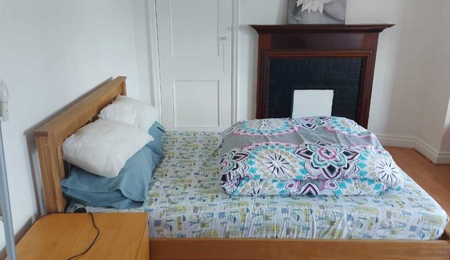 Lovely Double Room in front of Edgware Station