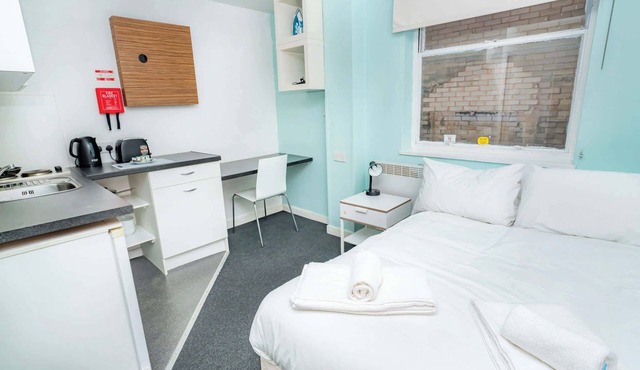 Lovely Modern Central Coventry Budget Studio
