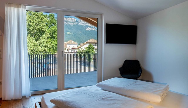 'Luislhof Hof - Apartment Pomum' with Mountain View, Terrace & Wi-Fi