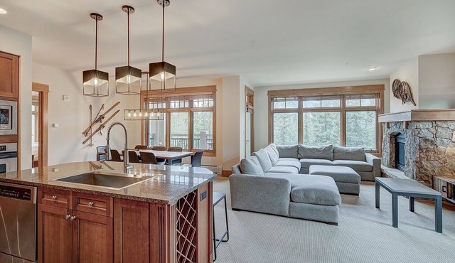Luxurious 3 BR in River Run Village with Ski-In Out, No Cleaning fee by RedAwning