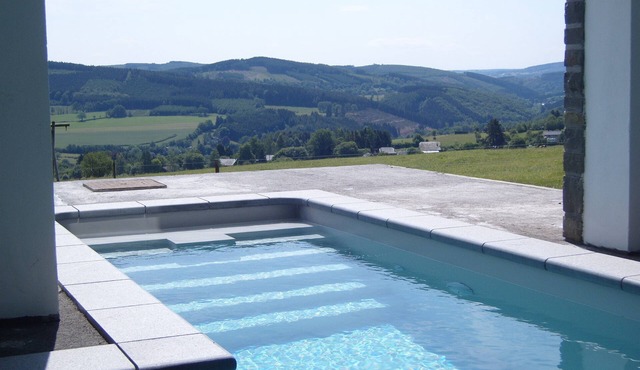 Luxurious cottage for 20 people with swimming pool, sauna