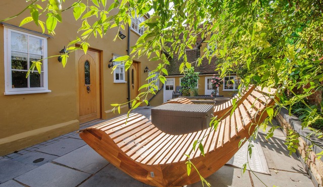 Luxury 2 Bed Manor House Hot Tub Cinema Room Skytv