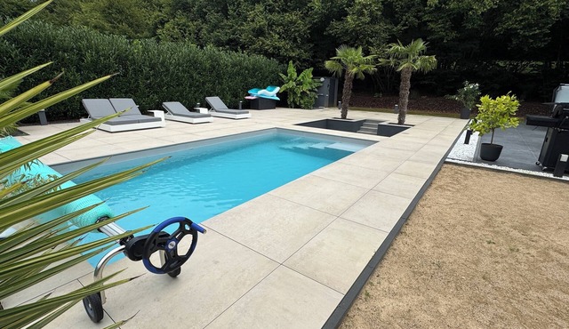 Luxury 3-bedroom villa with jacuzzi and pool