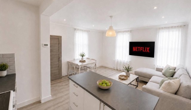 Luxury 4-Bed Apartment