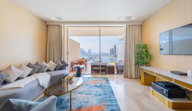 Luxury Apt & Private Beach - FIVE Palm Jumeirah
