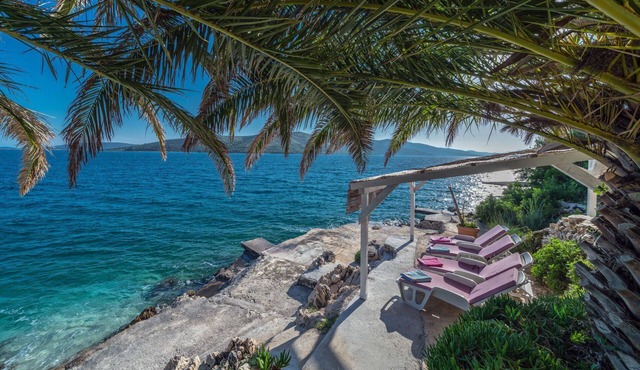 Luxury Beachfront Villa Sunshine Trogir with private heated pool and sauna at the beach in Trogir - Seget Vranjica