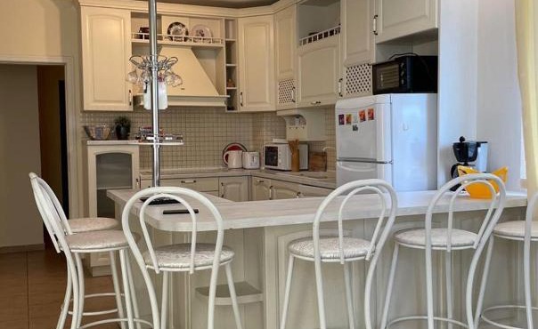 Luxury Breeze Apartment