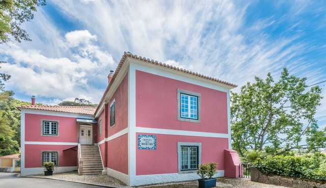 Luxury Cottage & Suites in Sintra