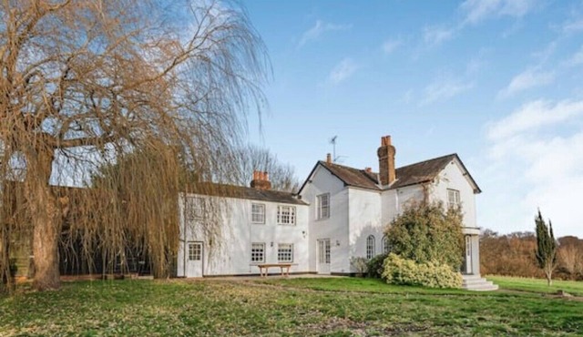 Luxury Country House Set In Scenic Panoramic Views -Luton 15 min/London 35 min