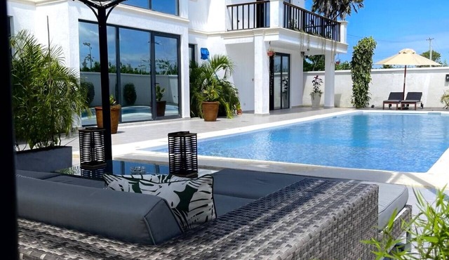 Luxury Diani Escape for 5 – Pool, Chef & Transfers