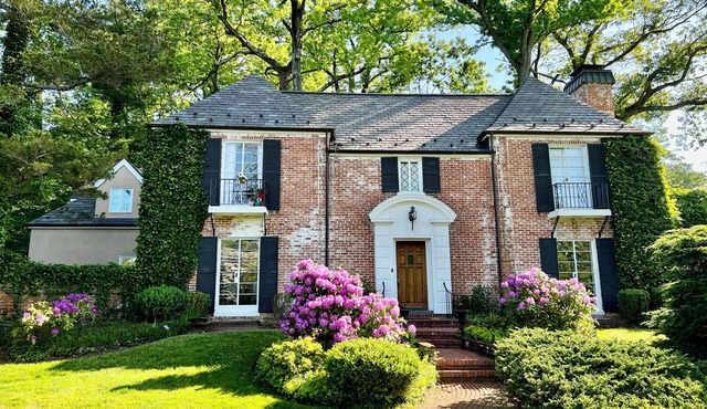 Luxury Family Getaway Steps From the Water. Easy Soccer World Cup/NYC Access!