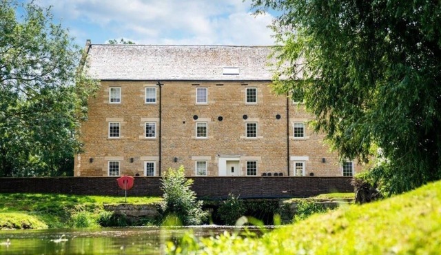 Luxury Stay at Yarwell Mill, Peterborough