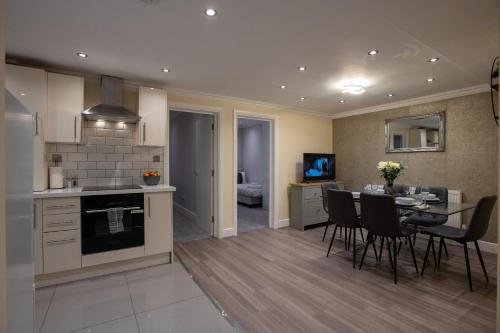 Luxury Ground Floor 2 Bedroom Apartment
