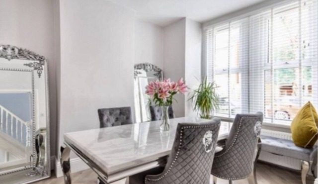 Luxury house with huge garden close to Wembley stadium