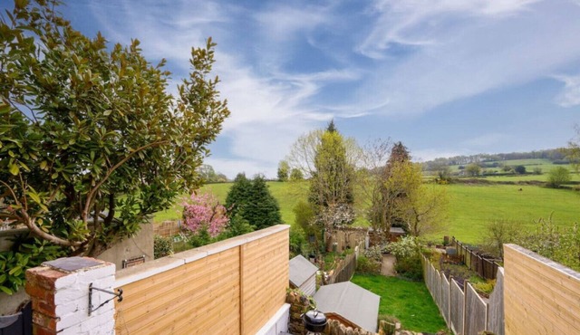 Luxury River Side Getaway: Peak District