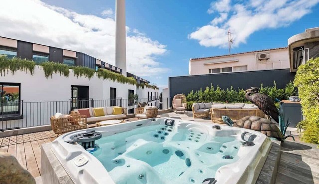 Luxury Rooftop Jacuzzi Penthouse at Savoy Insular