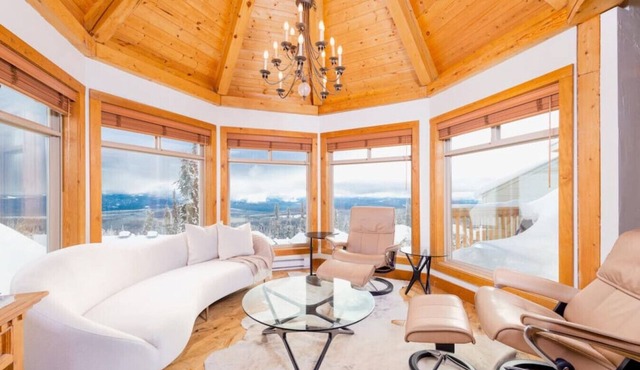 Luxury ski in/out Sauna and Hot Tub