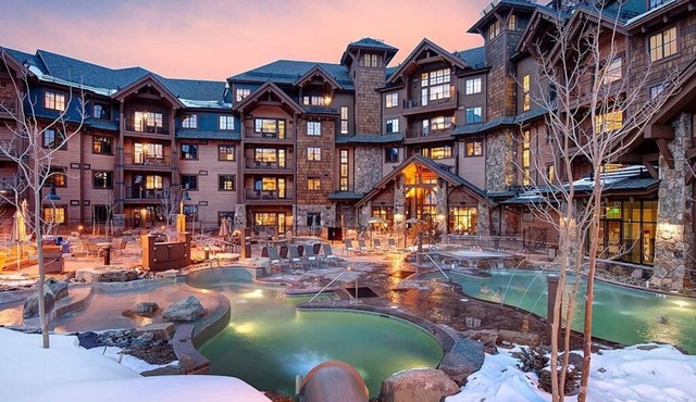 LUXURY SKI in/OUT Sleeps 8 -2 BR Grand Lodge Peak 7 Resort Breckenridge CO Pools