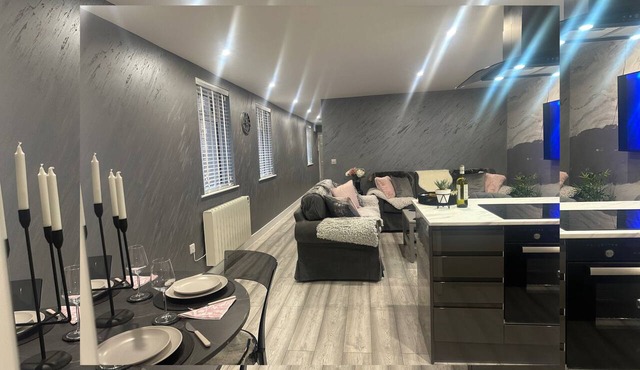 Luxury spacious 2 double bedroom apartment