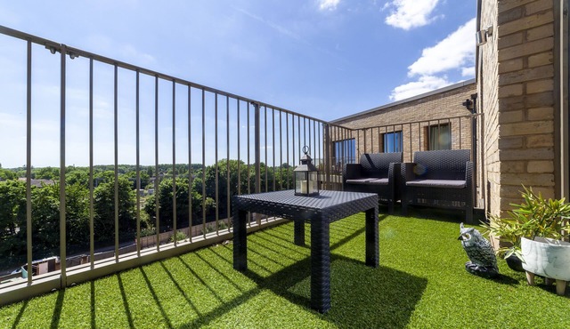 Luxury Sunset 2 Bed Apartment - 10min from London Heathrow Airport