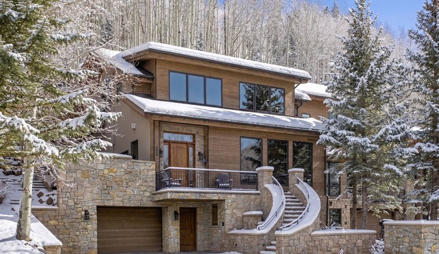 Luxury Vail Retreat | Walk to Lionshead Gondola | Hot Tub & Fire Pit