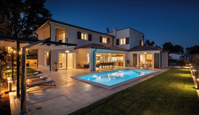 Luxury villa for 8 persons with swimming pool, whirlpool and sauna