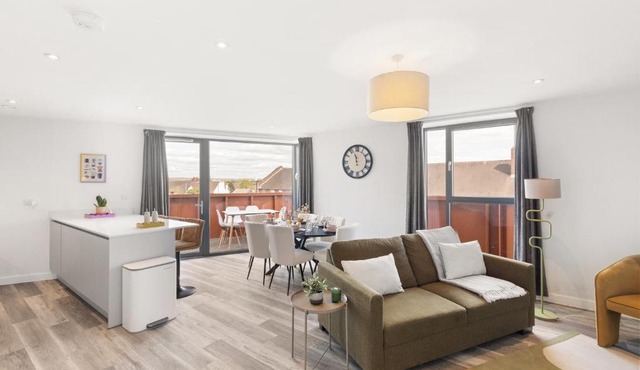 Luxury Wembley 2 bed Flat - Sleeps 9