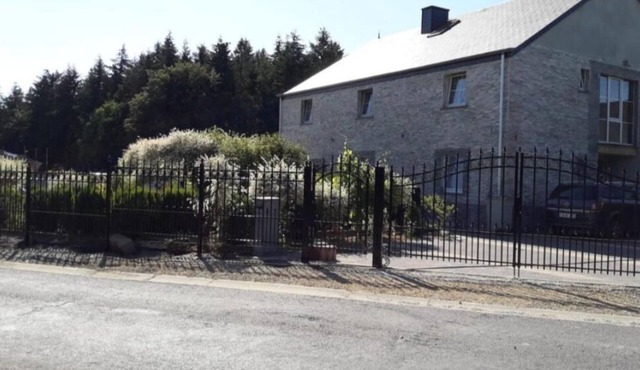 Magnifique logement de vacances en plein compagne et à 3 km de Bastogne (ville)