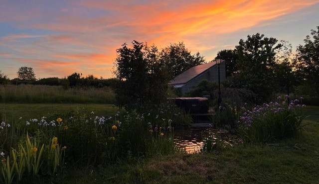 Maison Avec Grand Jardin et Jacuzzi, Proche de la Forêt