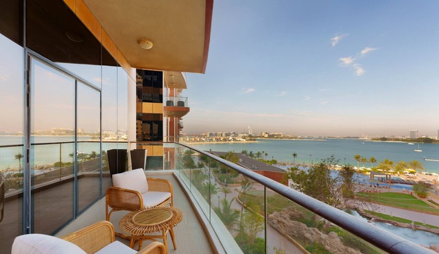 Maison Privee - Splendid Apt on The Palm with Stunning Sea Views