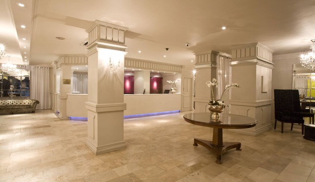 Manhattan Hotel