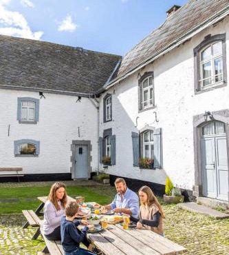 Manoir de Sterpigny, château-ferme 17ème siècle gîte la Tour