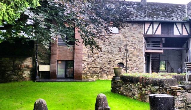 Manor house flat in Robertville