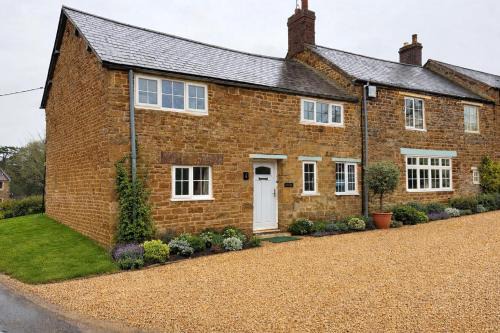 Manor View - Luxury Cottage Near Silverstone & Bicester