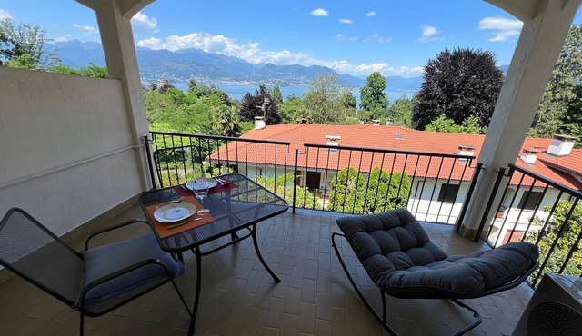 Marenco apartment in Stresa with lake view