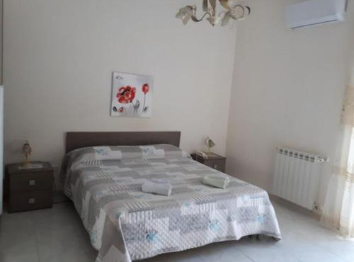 MILAN NICE APARTMENT CLOSE to THE METRO